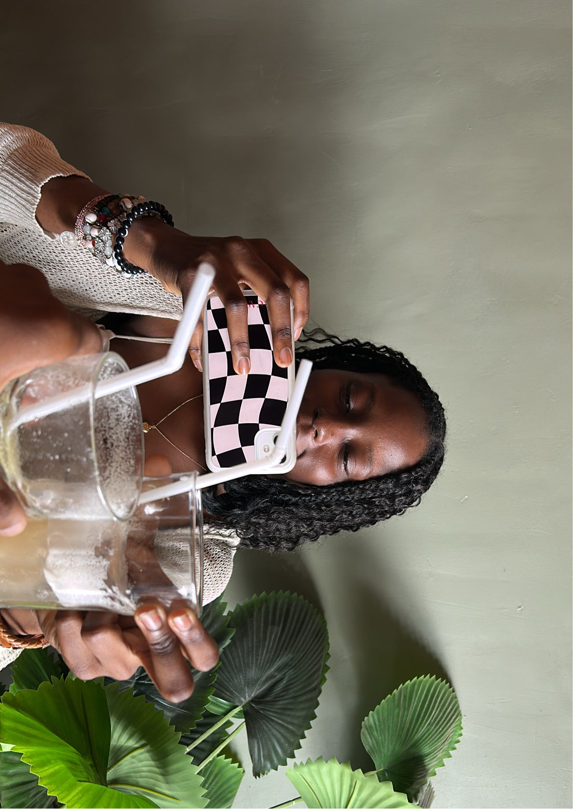 02. BLACK CHEQUER