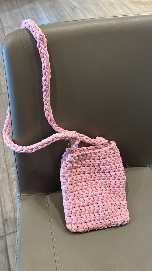 00. PINK PUFF POUCH